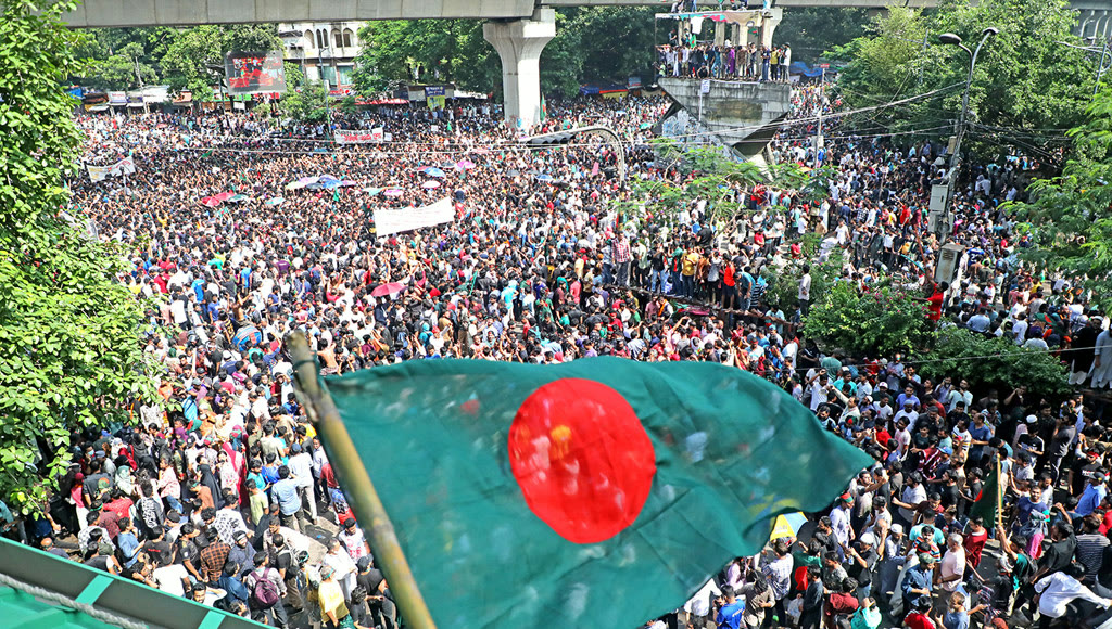 রাস্তায় কথা